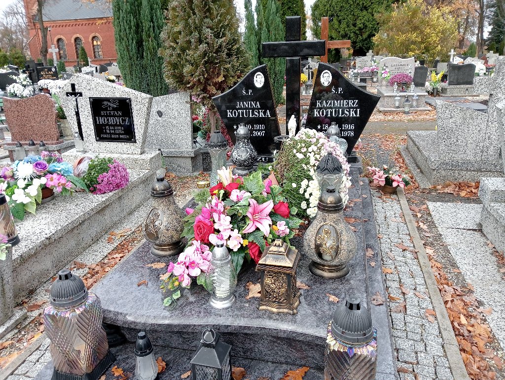Grób Kazimierz Kotulski