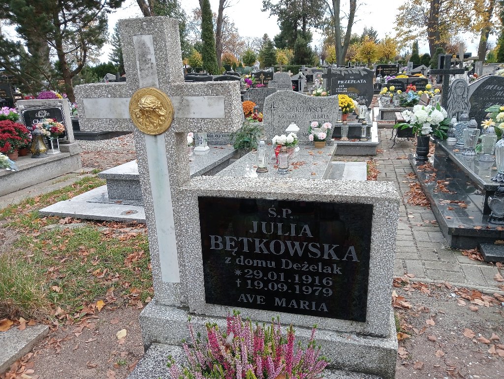 Julia Bętkowska 1916 Chojnów - Grobonet - Wyszukiwarka osób pochowanych