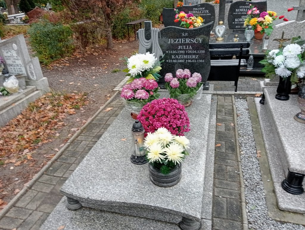 Grób Ludwik Jezierski